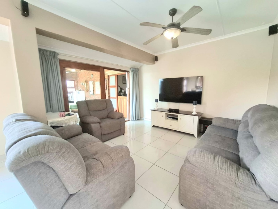 5 Bedroom Property for Sale in Beacon Bay Eastern Cape